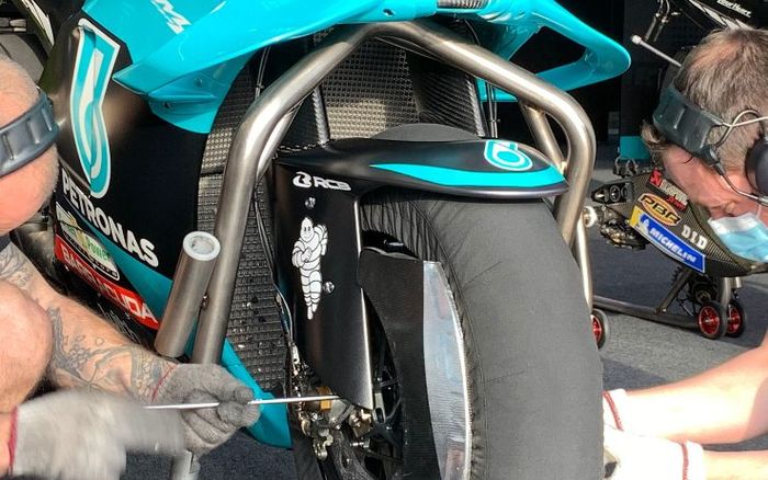 Sepatbor depan aneh dan tabung upside down unik dipamerkan Yamaha pada hari keempat tes pramusim MotoGP 2021 di Qatar