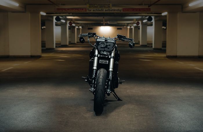 Tampilan depan dari Yamaha V-MAX ini