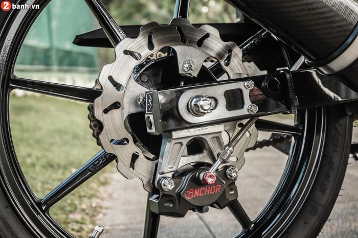 Rem belakang pakai kaliper Anchor dua piston dan cakram X1R