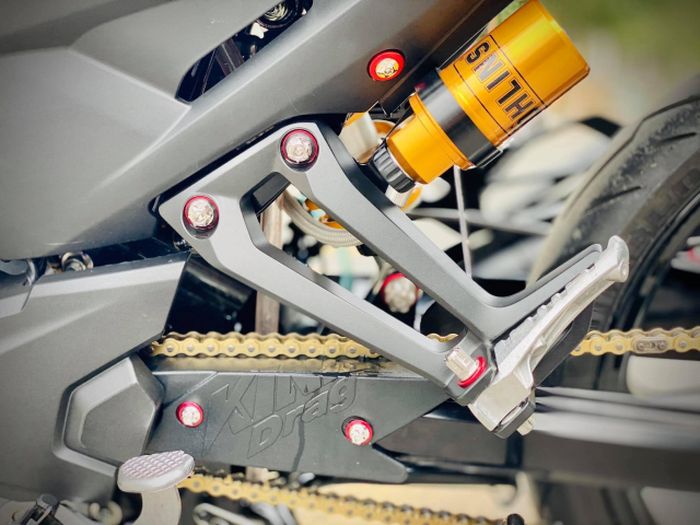 Shock belakang diganti Ohlins