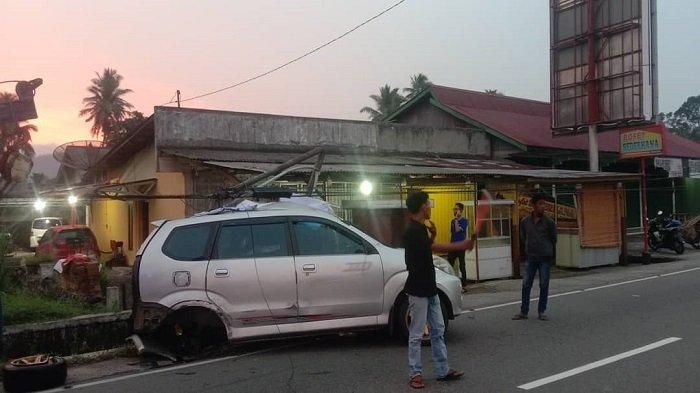 Kondisi Toyota Avanza setelah kecelakaan tersebut