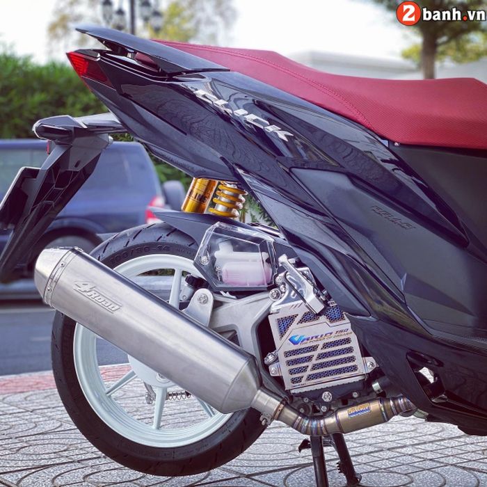 Knalpot diganti dengan LeoVince 4Road