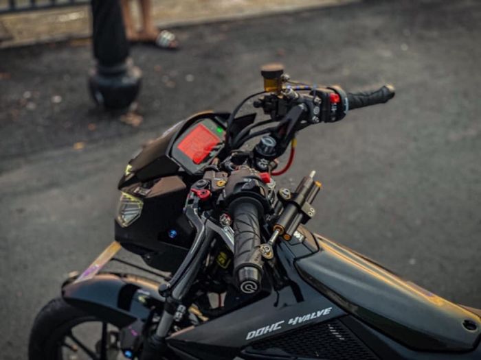 Tampilannya kokpitnya Suzuki Satria F150 ini