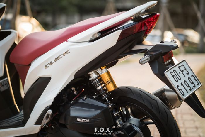 Shock belakang pakai Ohlins