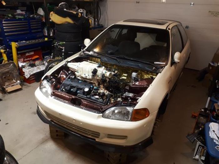 Detail modifikasi Honda Civic Estilo garapan Graham Gregoire.