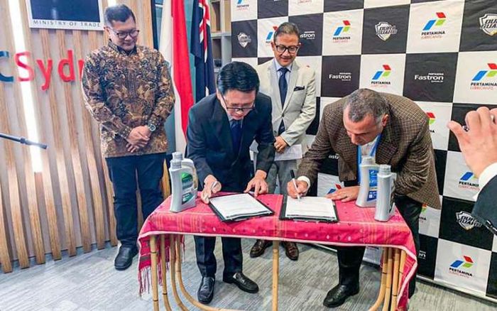 Christian Liadinata selaku CEO BAS dan  Vic Soghomonian CEO ASV melakukan penandatanganan MoU.