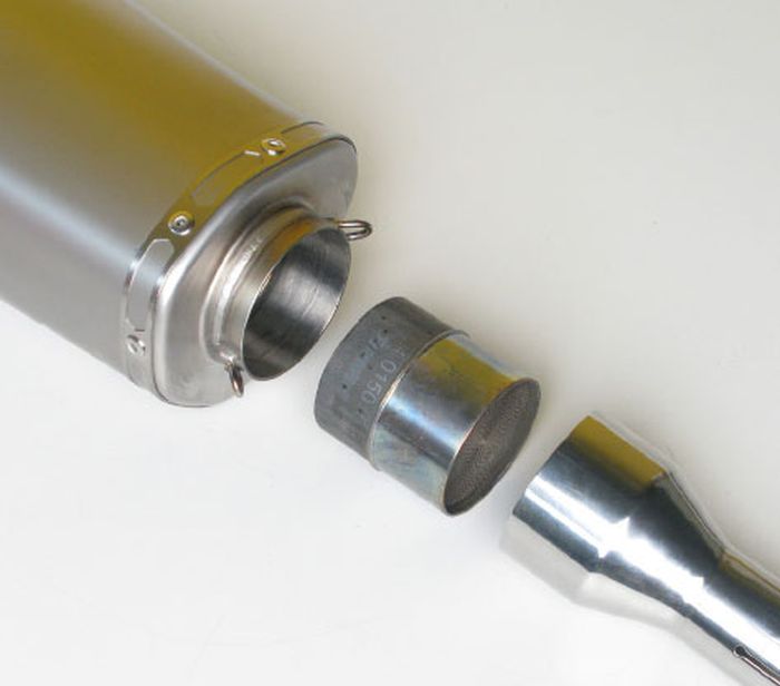 Ilustrasi letak catalytic converter tambahan di knalpot racing