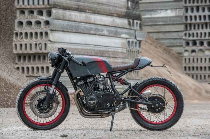 Suzuki GSX400F cafe racer yang menawan