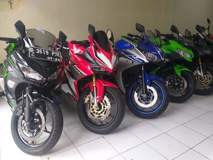 Kawasaki Ninja 2550 Fi bekas di showroom KJV MotoSport Taman Mini, Jakarta Timur.