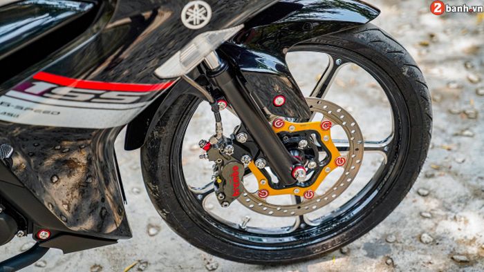 Tampilan kaki depannya yang sudah diupgrade