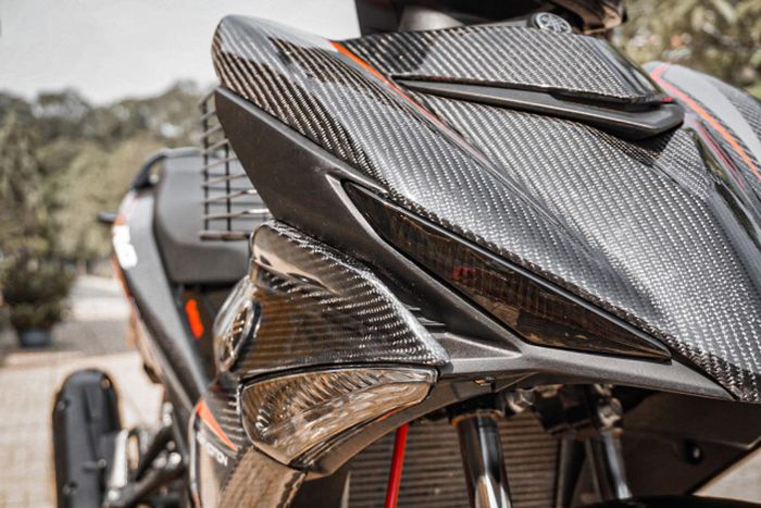 Bodi-bodinya dibalut serat karbon