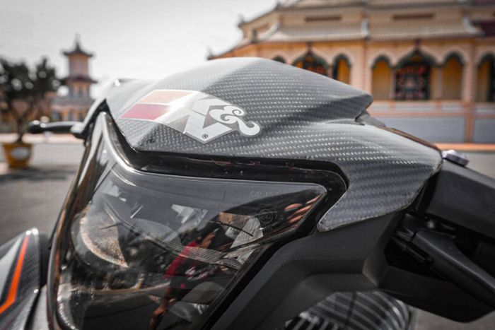 Headlamp diganti dengan LED