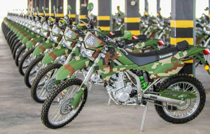 tamoilan Kawasaki KLX 250 tentara Malaysia