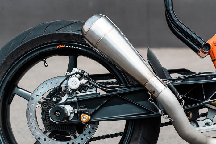 Exhaust system baru untuk mesinnya