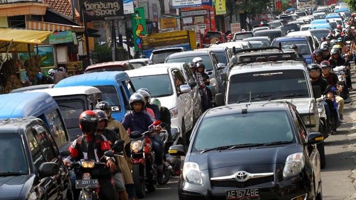 ilustrasi kemacetan yang terjadi di Kota Malang, Jawa Timur saat libur Paskah 2021. 