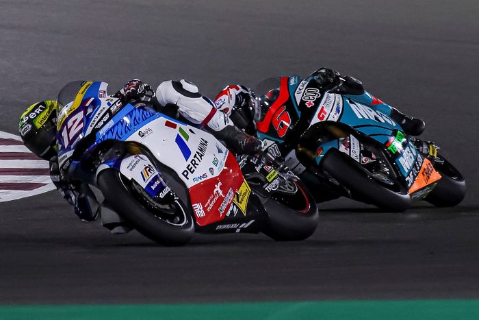 Ternyata hal ini yang membuat Thomas Luthi terpaksa mencium aspal 8 lap sebelum balapan Moto2 Doha 2021 berakhir.