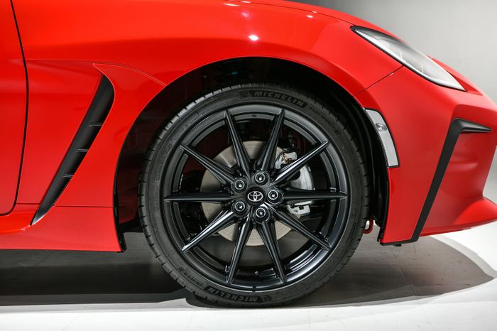 Kaki-kaki Toyota GR 86