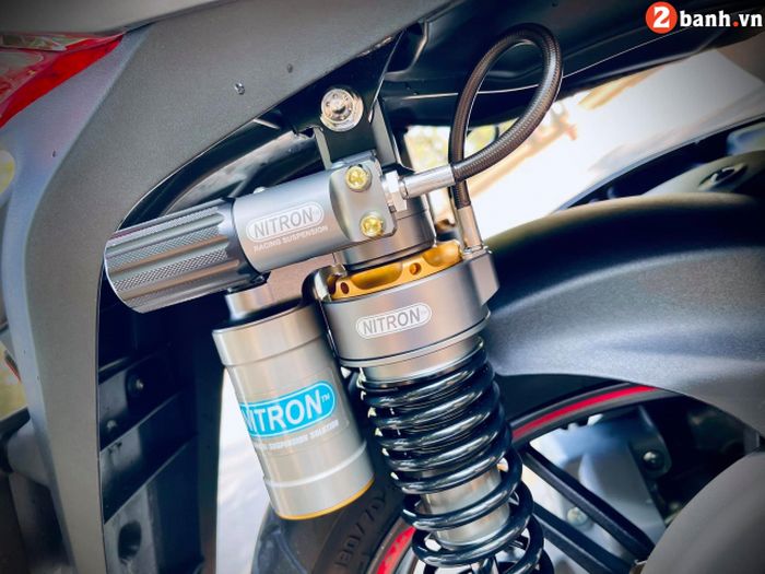 Suspensi belakang diganti dengan Nitron