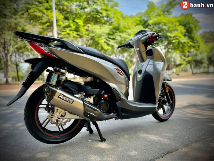 Modifikasi Honda SH300i yang impresif