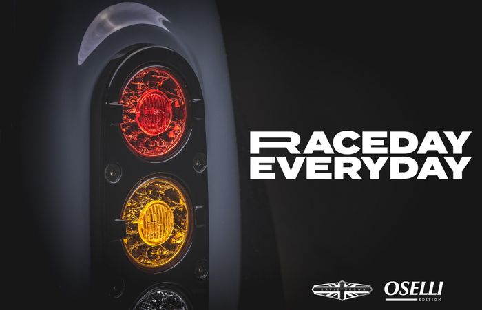 Gambar teaser lampu belakang dengan slogan yang berbunyi 'Balapan Setiap Hari'