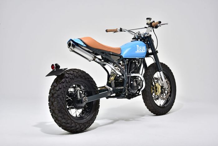 Yamaha TW225 bergaya Suka-Tune