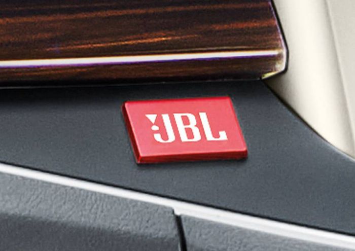 Audio JBL Toyota Kijang Innova Limited Edition 50th Toyota Anniversary.