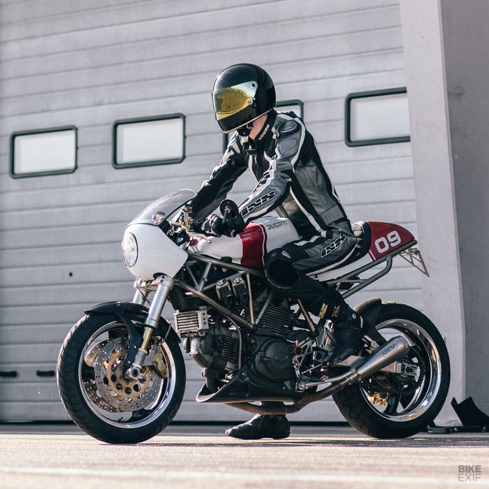 Ducati 750SS cafe racer yang menawan