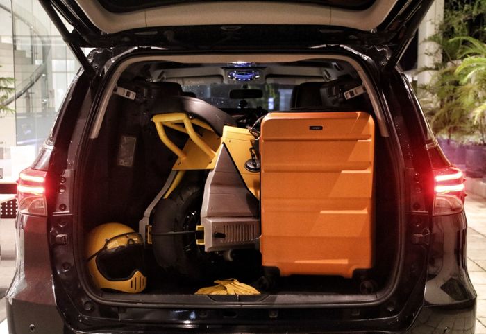 Sesuai namanya, EV Pocket punya ukuran kompak, bahkan muat di dalam bagasi mobil