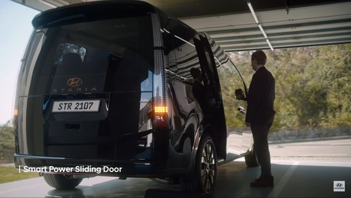 Smart Power Sliding Door Hyundai Staria Premium.