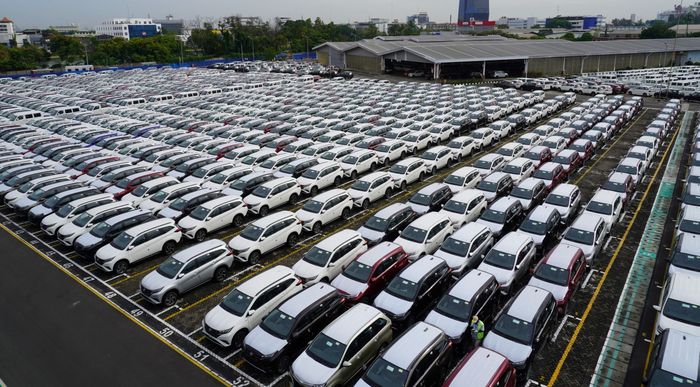 Jejeran produk Astra Daihatsu Motor di fasilitas logistik 
