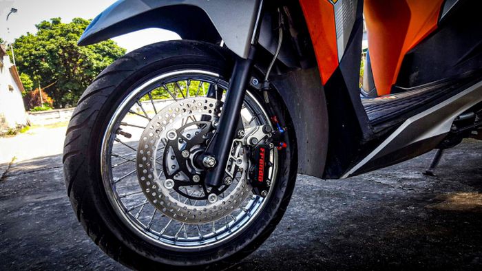 Pelek diganti model jari-jari dan dapat upgrade pengereman