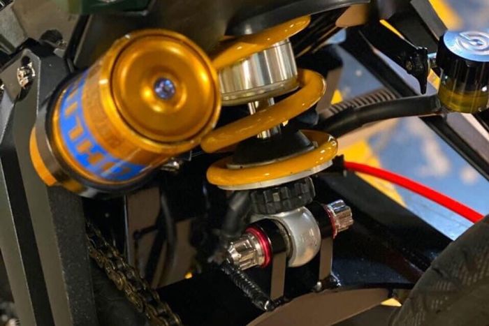 Shock belakang pakai Ohlins