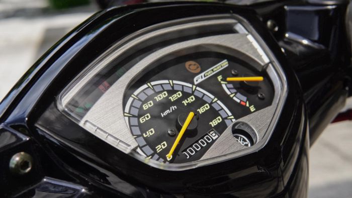 Panel instrumen milik Yamaha Spark Fi