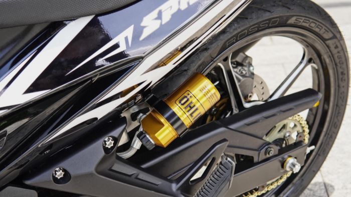 Shock belakang diganti dengan Ohlins