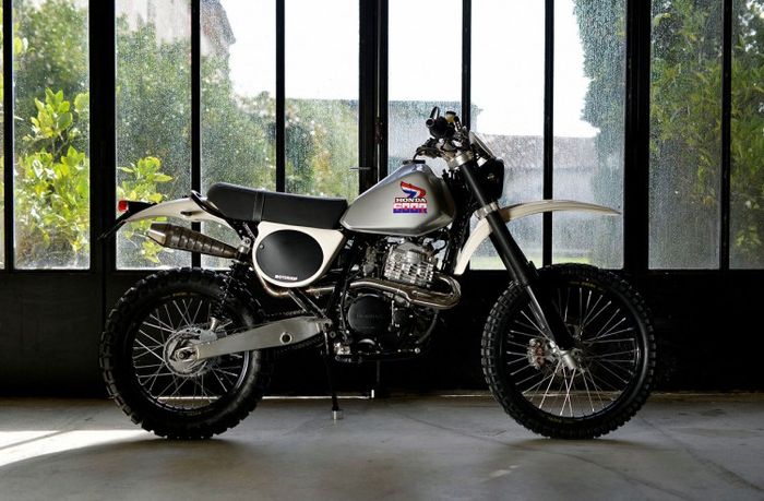 Restomod Honda XL600R yang mempesona
