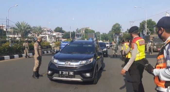 Pengetatan arus lalu lintas di Jalur Puncak, Bogor, Jawa Barat