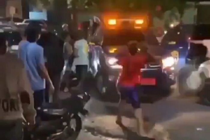 Detik-detik perusakan Toyota Hilux K-9 Direktorat Jenderal Bea Cukai serta penganiayaan terhadap petugas di Jl Juanda, Kota Pekanbaru, Riau
