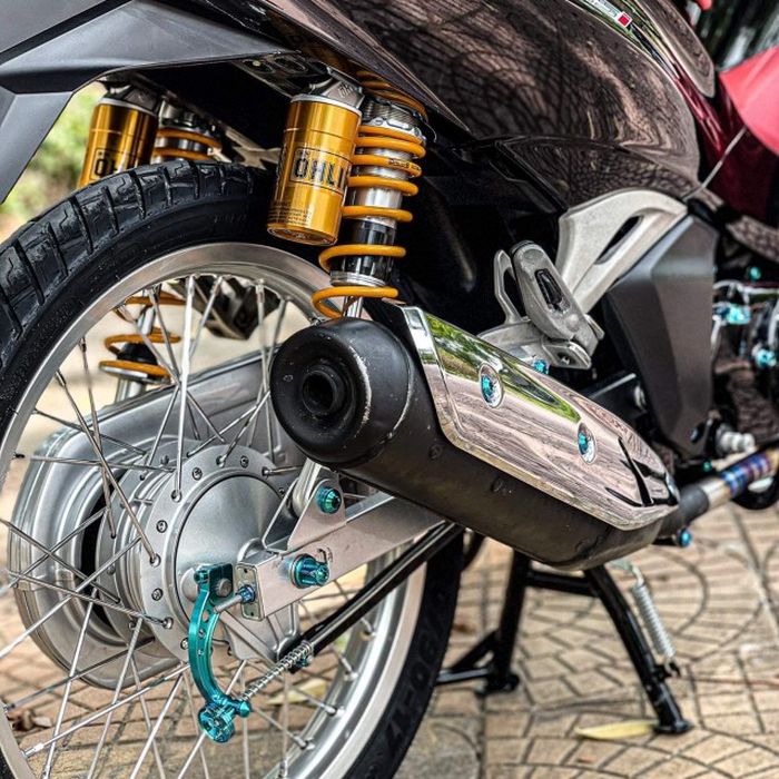 Shock belakang diganti Ohlins