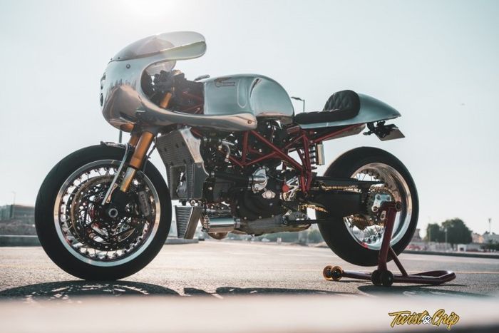 Tampilannya dibuat bernuansa klasik