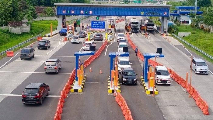 Gerbang Tol Colomadu di Tol Solo-Ngawi 