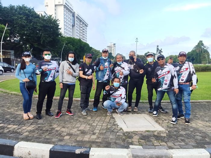 Para member Yamaha R25 Owners Indonesia (YROI) ingin menunjukan kalau tidak semua club motor ugal-ugalan dan arogan