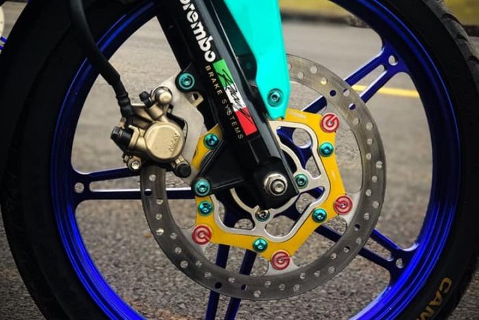 Kaki-kakinya makin istimewa