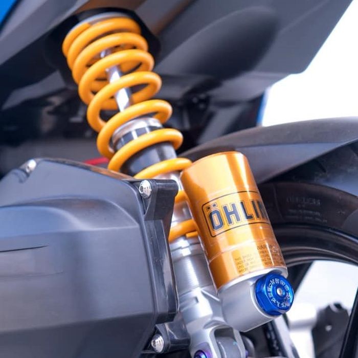 Shock belakang diganti dengan Ohlins