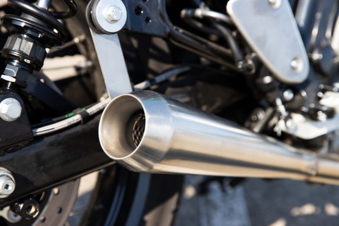 Exhaust system kustom dengan muffler Reverse Cone Megaphones buatan Spread Cheese Fabrications