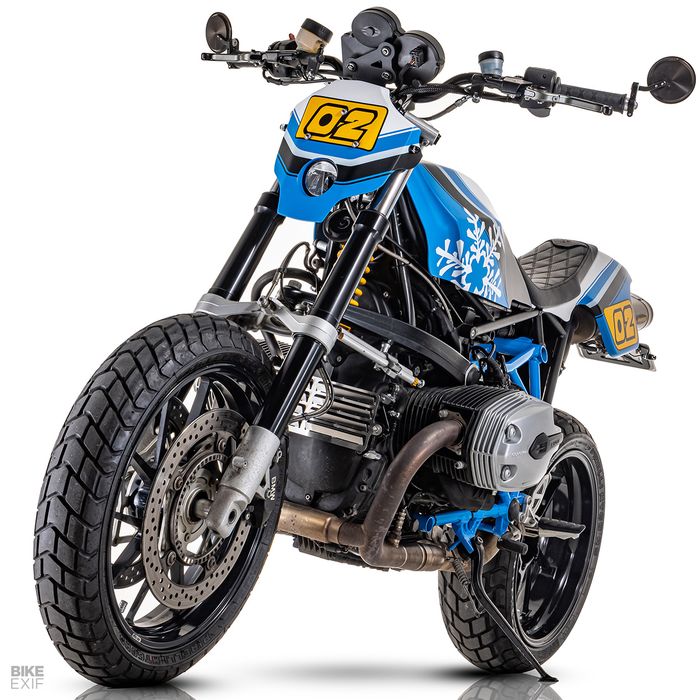 Tampang depan BMW R1200S ini