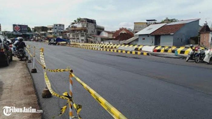 Kondisi kawasan Jalan Jompo Jember dalam proses penyelesaian. 