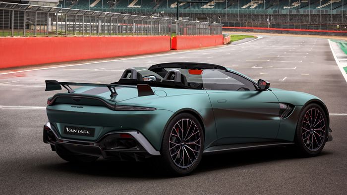 Aston Martin Vantage F1 Edition Roadster.