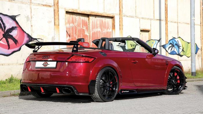 Tampilan belakang modifikasi Audi TT RS roadster