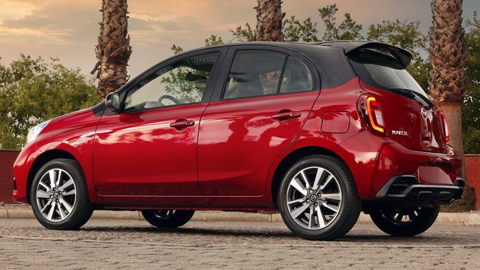 Buritan Nissan March ini masih identik dengan generasi sebelumnya 