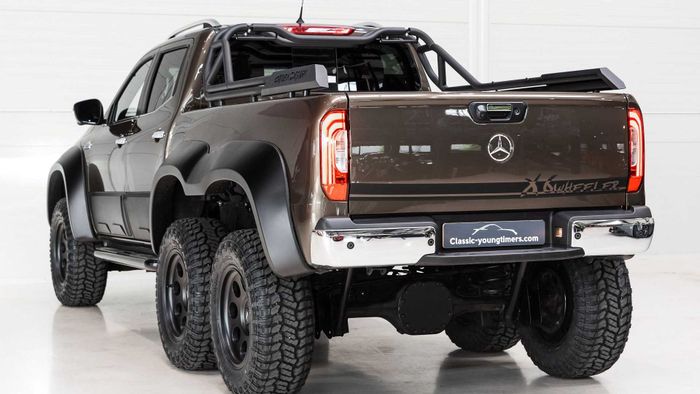 Modifikasi ekstrem Mercedes-Benz X-Class 6 roda ini disinyalir buatan Carlex Design